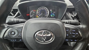 Toyota Corolla Hybrid 1.8 e-CVT 80000 km, consum 5%, stare excelentă - imagine 8