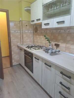 Apartament cu 2 camere, zona Tractorul