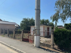 Vand teren + cladiri in centrul localitatii Albesti - imagine 3