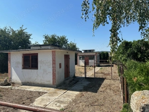 Vand teren + cladiri in centrul localitatii Albesti - imagine 4