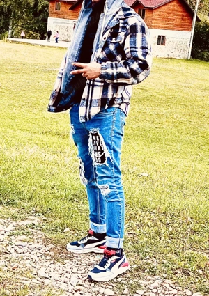 Strict pentru doamne și domnișoare 