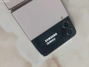 [Flip4] Vând Samsung Galaxy Z Flip 4, fără ecranul mare [poze reale]