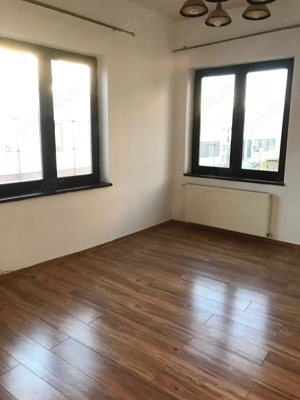 Inchiriez apart. 2 camere, ultracentral, situat in Pitesti in vila. - imagine 2