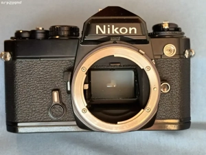 Aparat foto cu film nikon FE (doar body-ul)