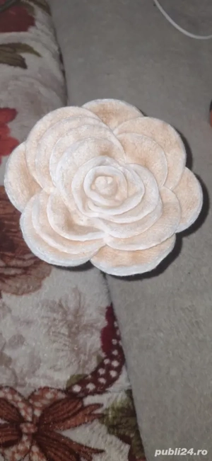 trandafir artificial