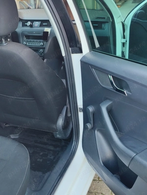 Vand Skoda Rapid 1,2 TSI 2013 - imagine 5