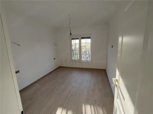 Duplex separat prin garaj - asfalt - panouri fotovoltaice - zona excelenta - toate utilitatile. - imagine 10