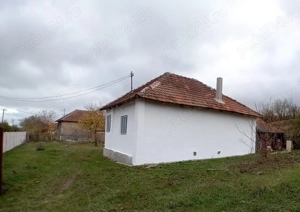 Vând casă la țară, recent renovată 