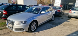 Vand Audi A4 B8 2011 cu motor defect 