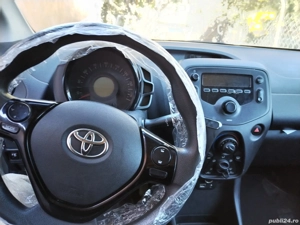 Vând toyota aygo avariata