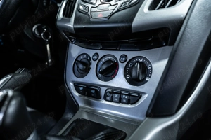 FORD FOCUS Fab. 2013 Benzină Euro5 Parbriz Scaune Încălzite Senzori Jante - imagine 16