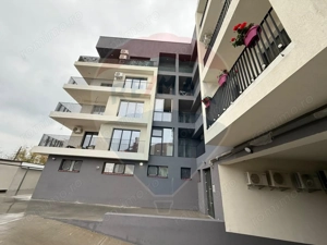 Apartament cu 3 camere de vânzare în zona Stadionul Farul