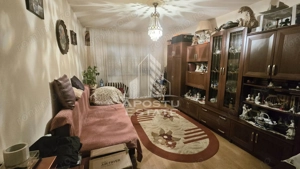 Apartament cu 2 camere, decomandat, centrala proprie, zona Lipovei