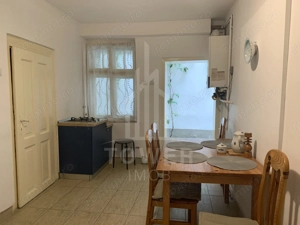 Casa single, cu 3 apartamente si garsoniera , regim hotelier-zona ultracentrala - imagine 9