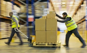 Angajam Manipulant  Marfuri -salariu 3500