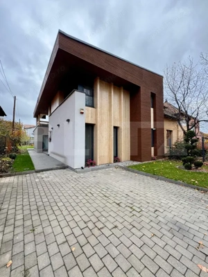 Vilă modernă de lux în zona Piața Cipariu – 3 camere, curte privată