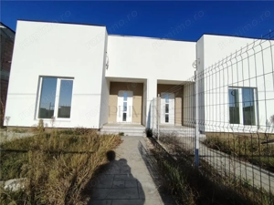 Duplex pe plan - la cheie - zona linistita.