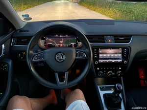 Proprietar vând skoda octavia 2020