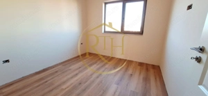 Oferim spre vanzare casa-duplex cu 4 camere si 3 bai situata in Giroc - imagine 14