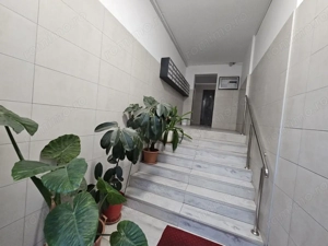 De vanzare - elegant, renovat complet - 3 camere la Calea Vacaresti - imagine 12