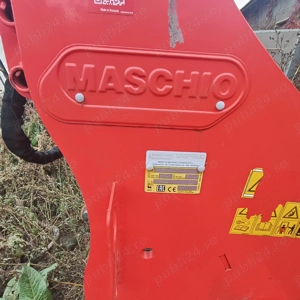 Vând tractor John Deere cu plug, scarificator și două discuri - imagine 10