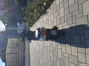 De vinzare scuter Peugeot kisbee , an 2017 cu acte.,adus din Germania.  - imagine 2