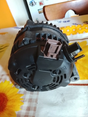 Vând alternator Mazda 3  , motor 1,6 diesel ,original(2006 ) - imagine 3