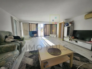 3 Camere. 2 Bai. Apartament pe 2 nivele. Pretabil investitie.