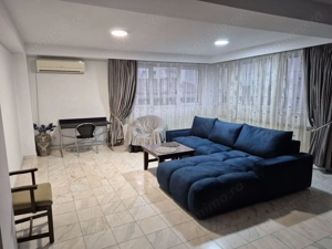 Apartament 5 camere, 250mp, vilă stradală, centrală proprie Dna. Ghica