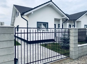 Duplex cu 3 camere in Mosnita Noua la asfalt