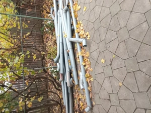 Strasini si burlane in stare buna si placi azbociment