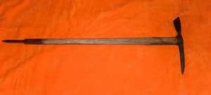 PIOLET coada lemn vintage - pt. drumetii   alpinism   etc. ideal panoplie Pentru colectionari 