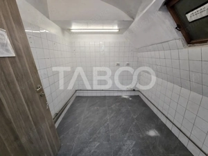 Spatiu comercial de vanzare 55 mp curte parcare zona Central din Sibiu - imagine 5