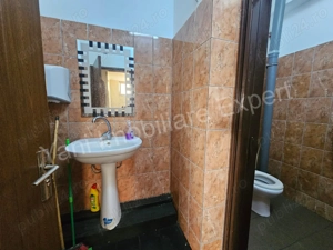  Casă + spațiu comercial de vânzare în Curtea de Argeș. - imagine 8