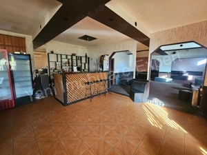  Casă + spațiu comercial de vânzare în Curtea de Argeș. - imagine 3