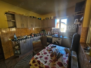  Casă + spațiu comercial de vânzare în Curtea de Argeș. - imagine 15