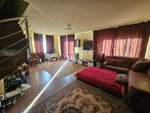  Casă + spațiu comercial de vânzare în Curtea de Argeș. - imagine 12