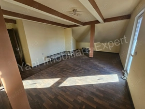  Casă + spațiu comercial de vânzare în Curtea de Argeș. - imagine 18