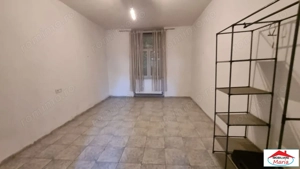Casa zona centrala curte comuna 55000 Euro - imagine 7