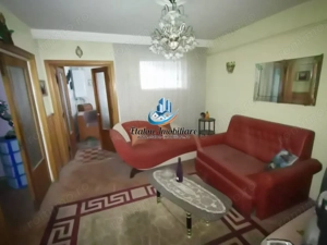 Apartament 4 camere semidecomandat, 2 bai, zona Spital Piatra Neamt - imagine 3