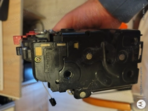 Incuietoare usa stanga spate Golf 5 / golf 5 plus / Golf 6 / Jetta /Touran /Touareg - imagine 3