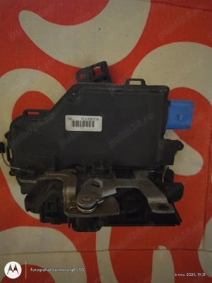 Incuietoare usa dreapta spate Golf 5 / Golf 5 plus / Golf 6 / Jetta /Touaan /Touareg