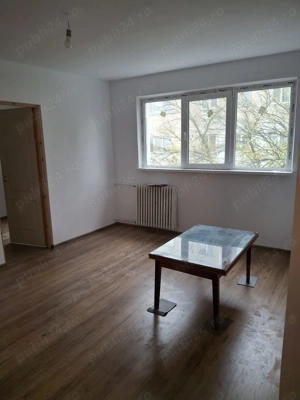 Vand apartament 3 camere confort 2 nedecomandat