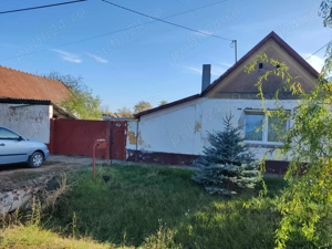 Vând casă în Bătania - imagine 4