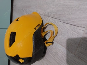 Bicicleta 3 ani cu roti ajutatoare si casca