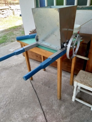 Vind zdrobitor de struguri facut la comanda 