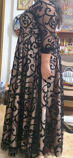 Rochie elegantă din dantelă neagră cu mâtase roz . - imagine 2