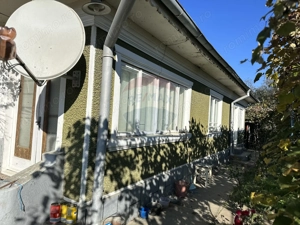 Casă / Vilă cu 3 camere de vânzare Piatra Soimului - imagine 2