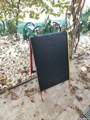 Tablă pentru reclamă  și Saltea