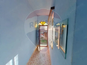 Casă cu 5 camere de vânzare, str. Crișan - imagine 5